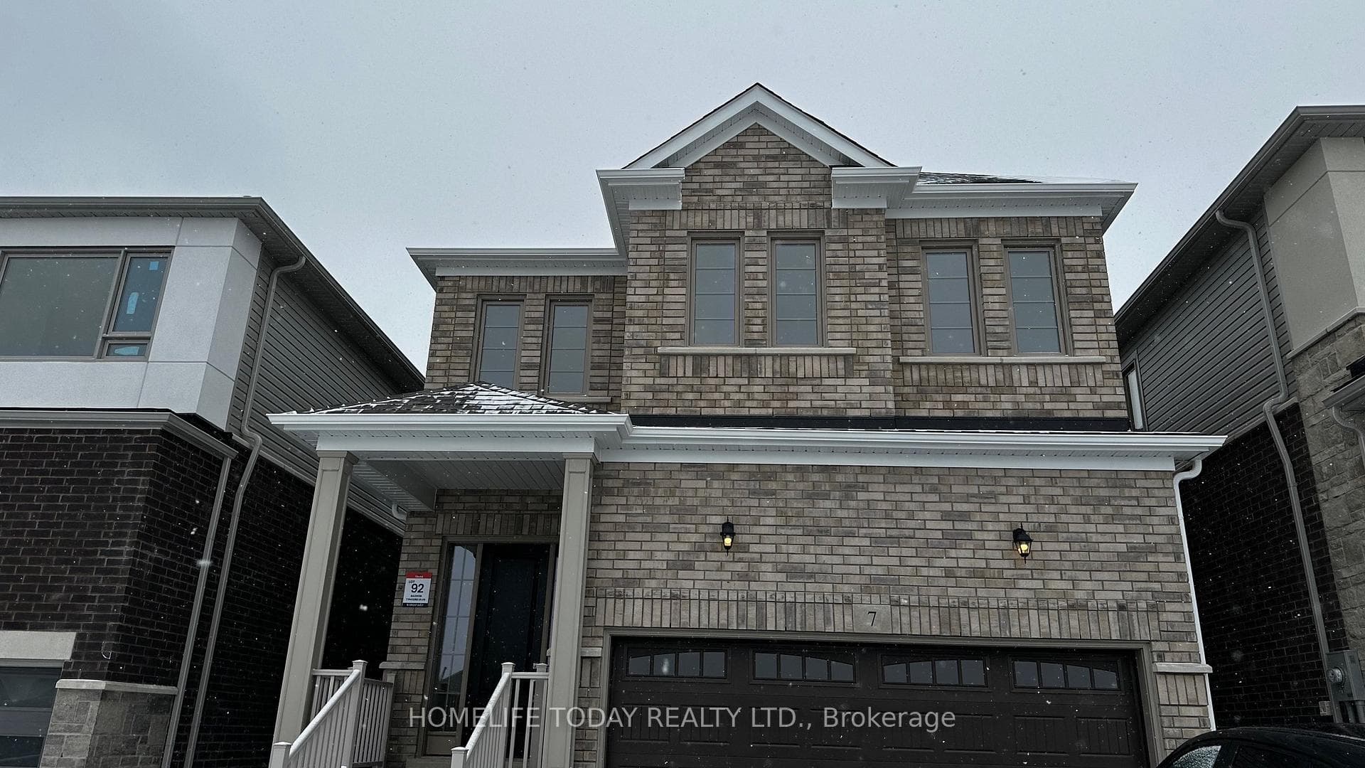 7 Phoenix Boulevard, Barrie, ON L9S 2Z4 - Photo 1