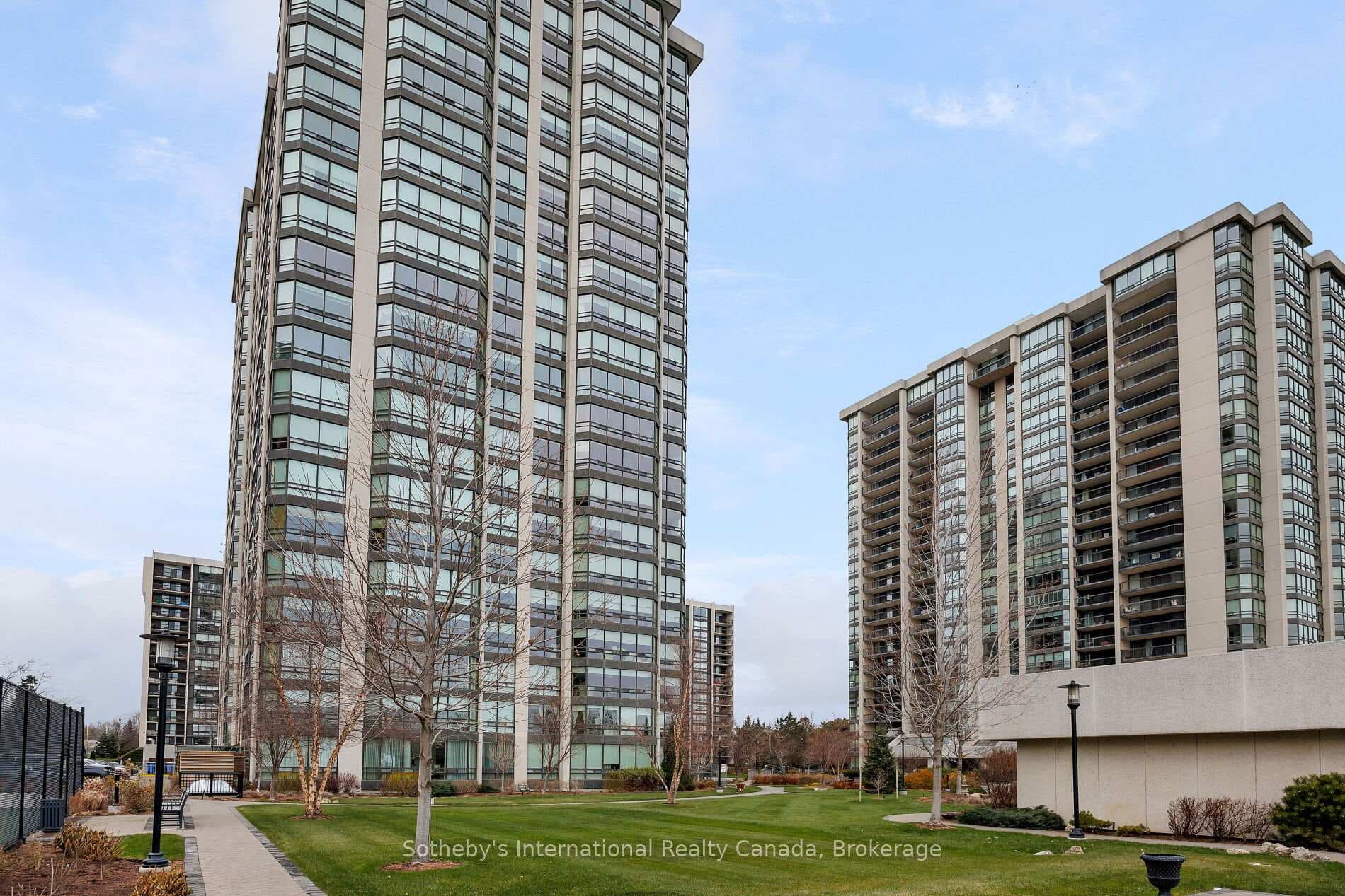2180 Marine Drive Unit 1107, Oakville, ON L6L 5V2 - Photo 1