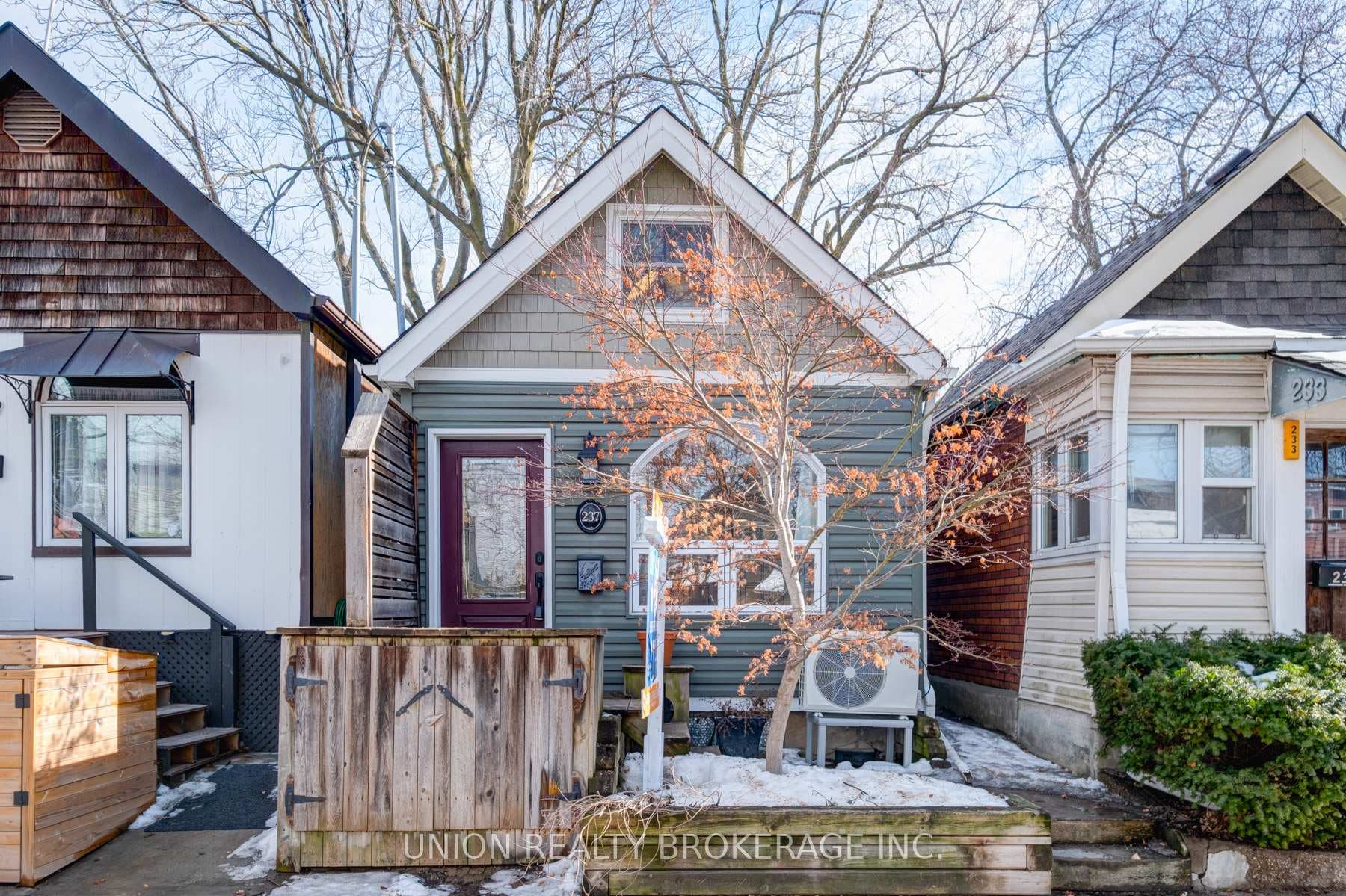 237 Craven Road, Riverdale / Leslieville, ON M4L 2Z5 - Photo 1