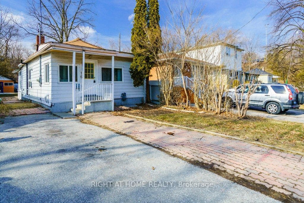 16 Forty Third Street, Liberty Village / Parkdale / South Parkdale, ON M8W 3P6 - Photo 1