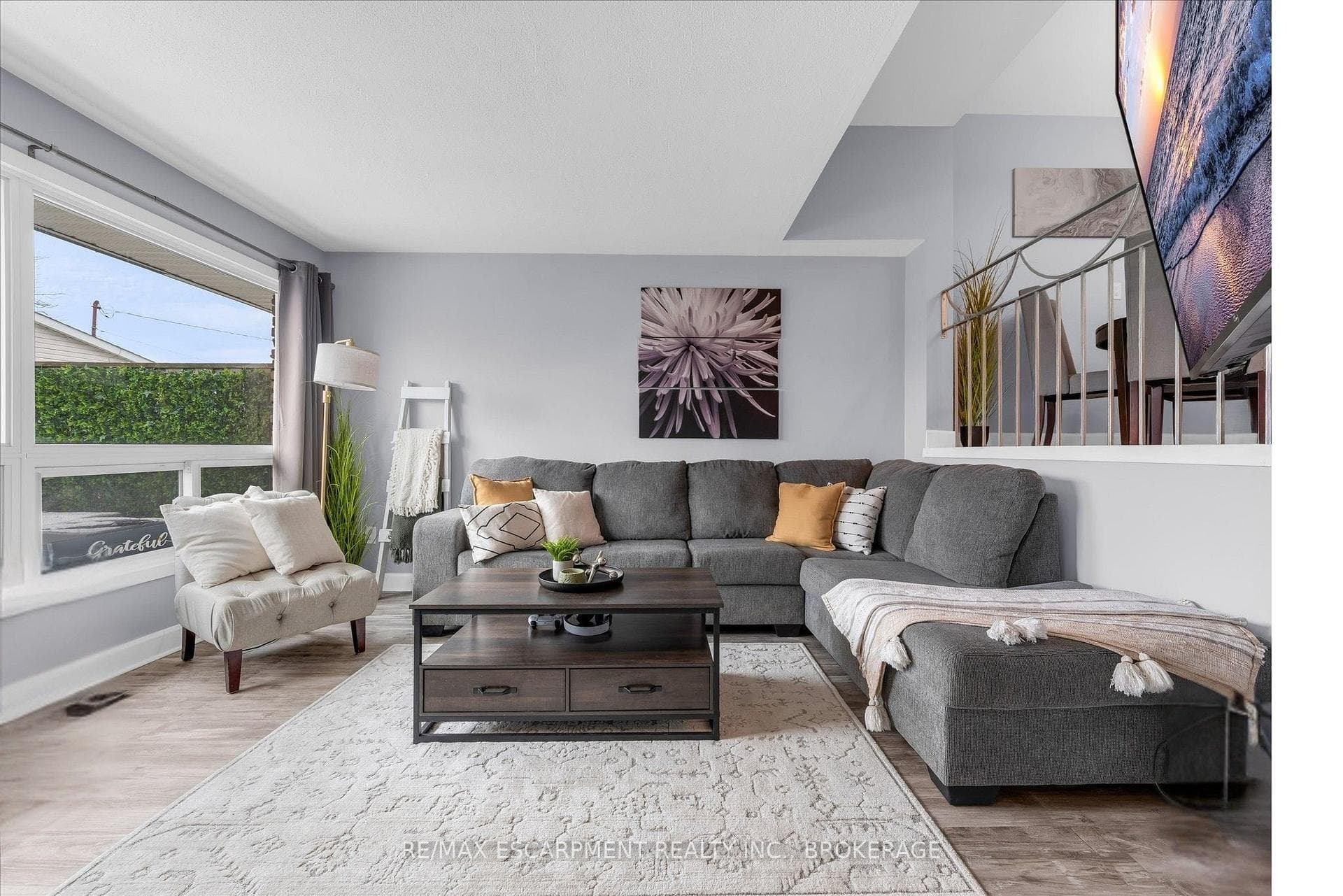 5 Viking Court Unit 301, Grimsby, ON L3M 3T8 - Photo 1