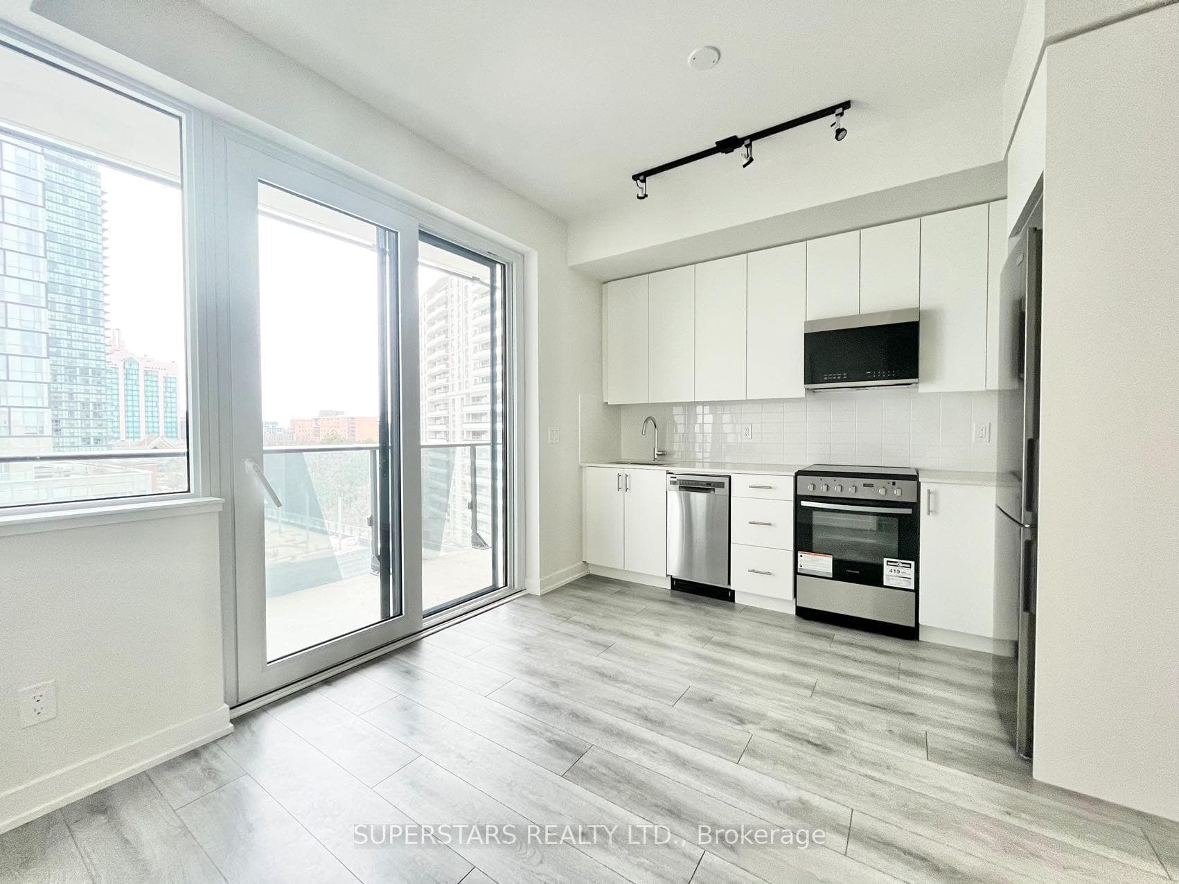 15 Ellerslie Avenue Unit 503, Thornhill / Willowdale, ON M2N 5P6 - Photo 1