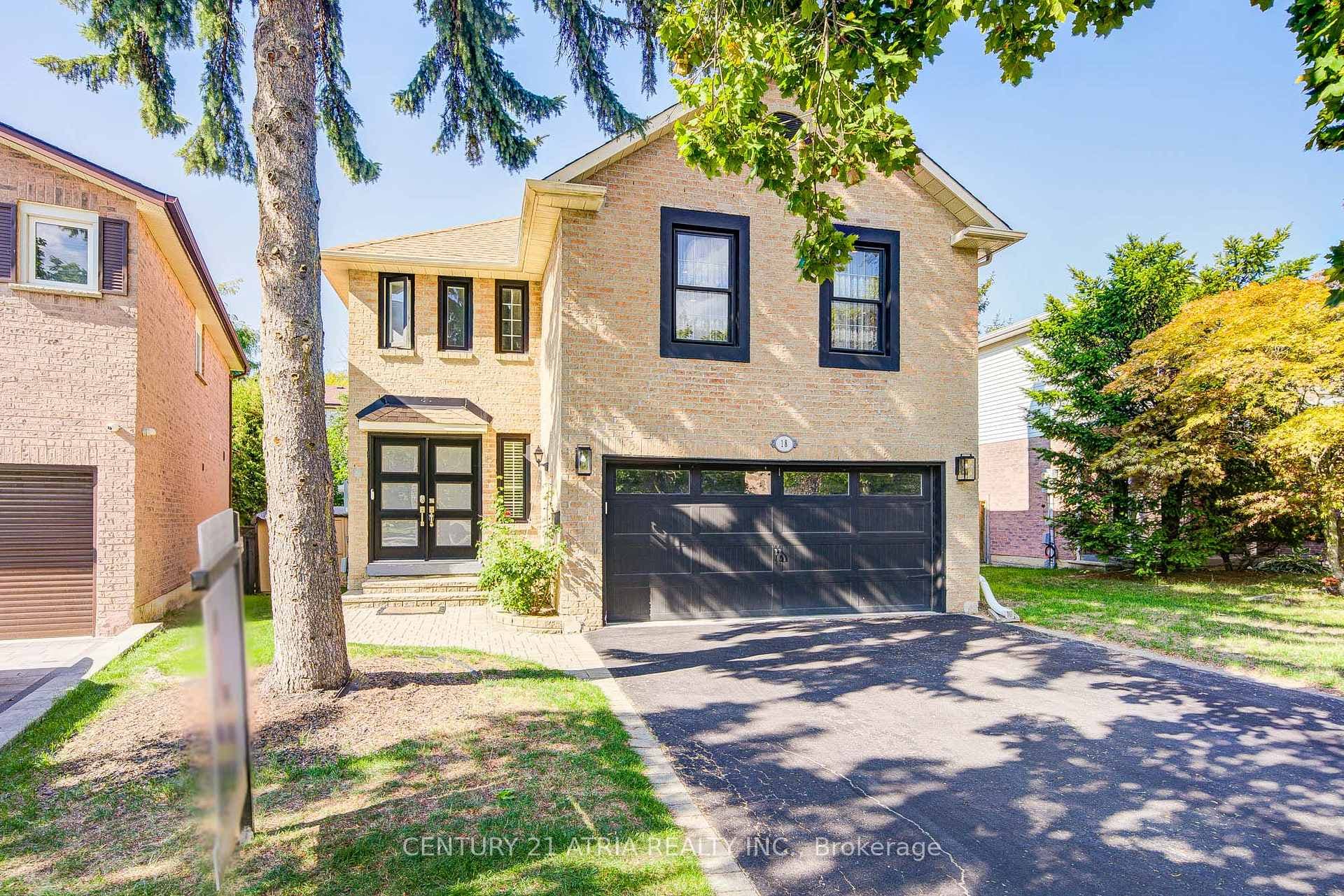 18 Park Lane Circle, Richmond Hill, ON L4C 6S8 - Photo 1