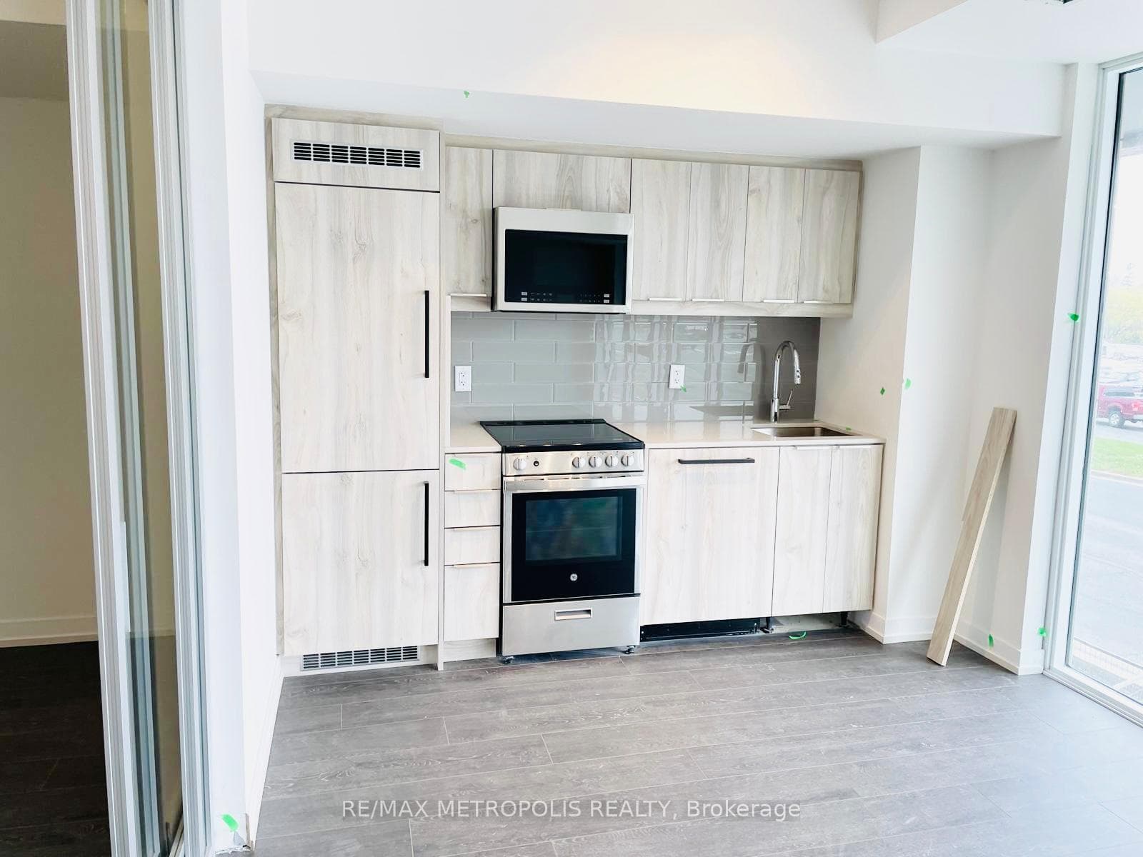 2203 Kingston Road Unit 20, Birch Cliff / Cliffside, ON M1N 1T7 - Photo 1