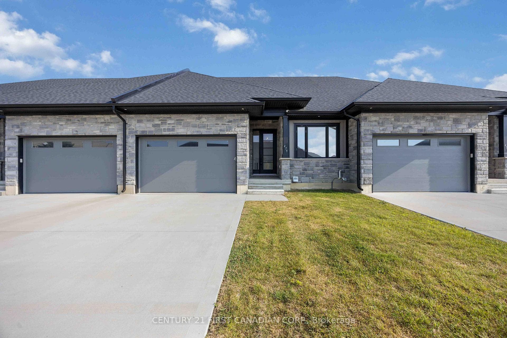 479 Kip Lane, Plympton-Wyoming, ON N0N 1T0 - Photo 1