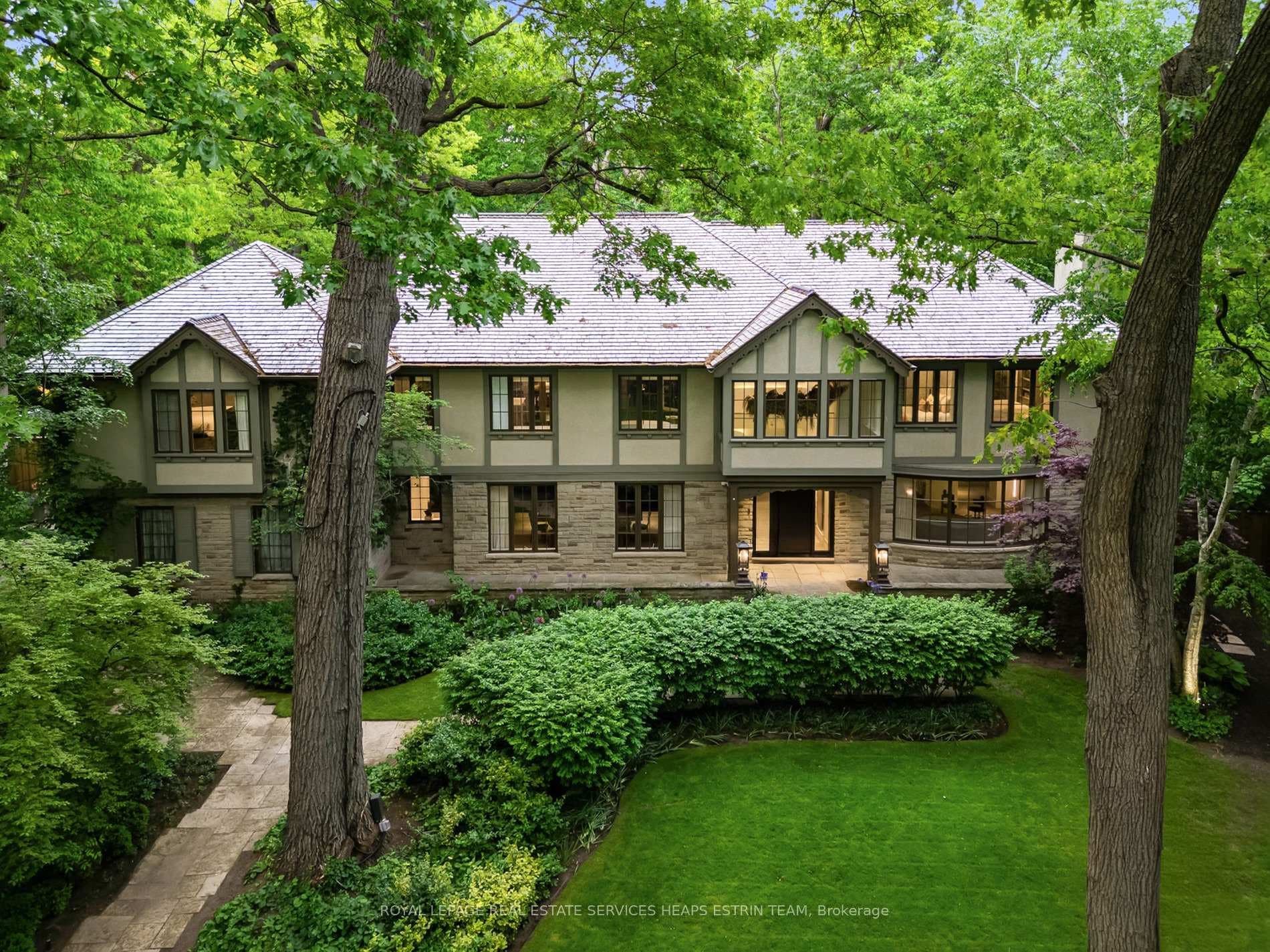 25 North Drive, Etobicoke (Islington / Rexdale), ON M9A 4R1 - Photo 1