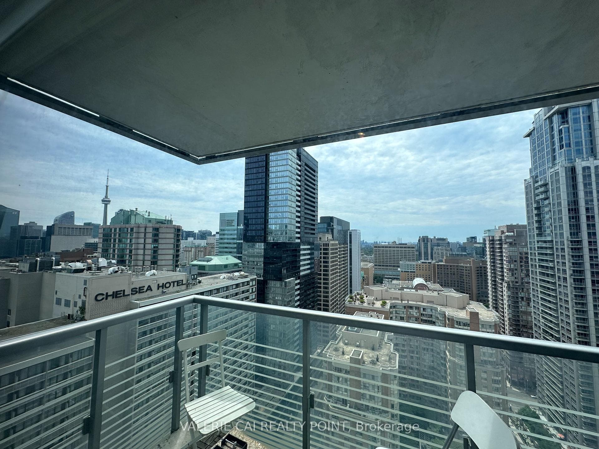 386 Yonge Street Unit 2711, Toronto C01