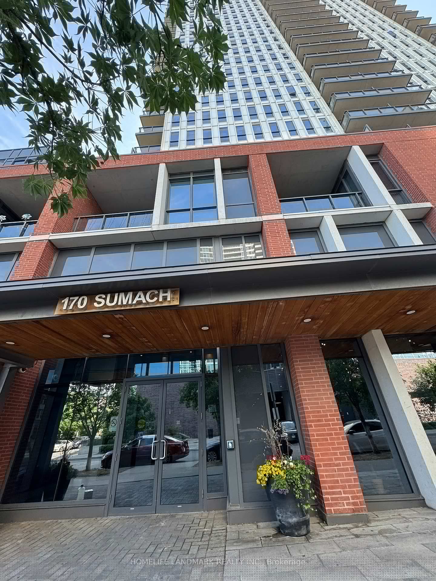 170 Sumach Street Unit 504, Regent Park / Cabbagetown / St. James Town, ON M5A 0C3 - Photo 1