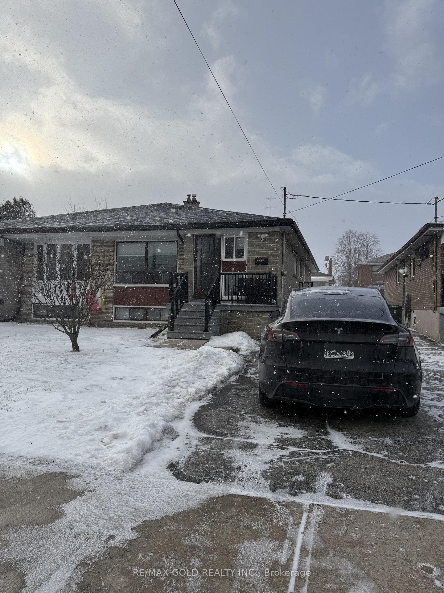 130 Duncanwoods Drive, Downsview / Black Creek, ON M9L 2E1 - Photo 1