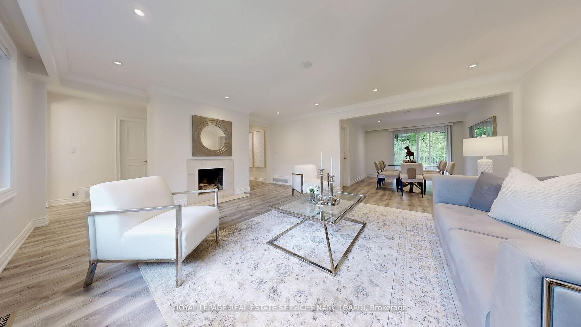 15 Farrington Drive, Bridle Path / York Mills / Hoggs Hollow, ON M2L 2B4 - Photo 1