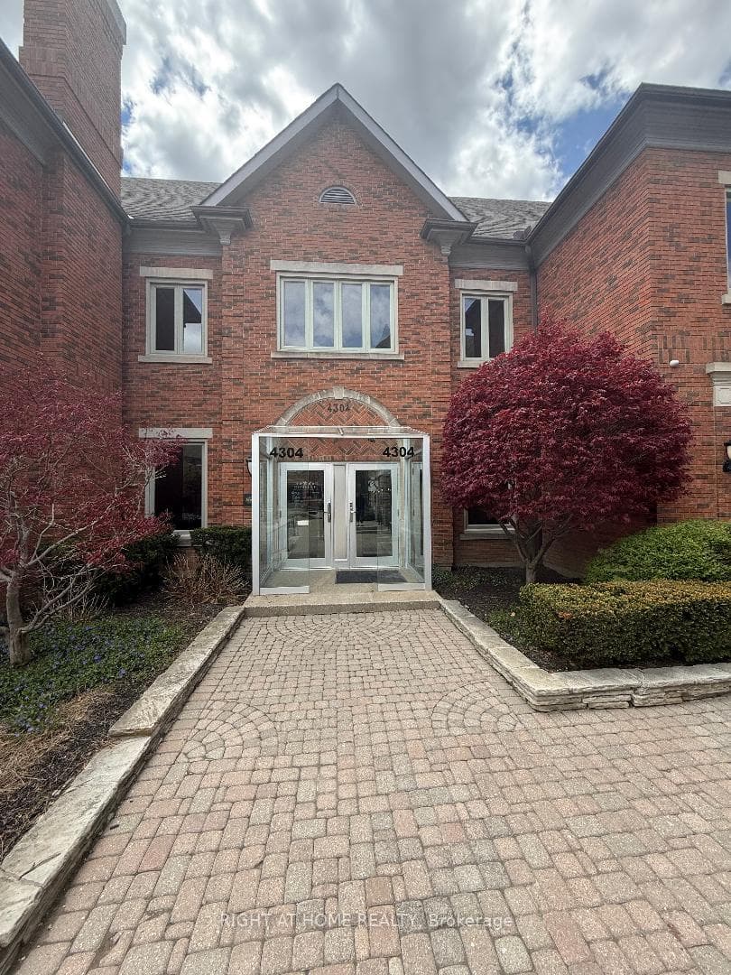 4304 VILLAGE CENTRE Court Unit LOWER, Mississauga, ON L4Z 1S2 - Photo 1