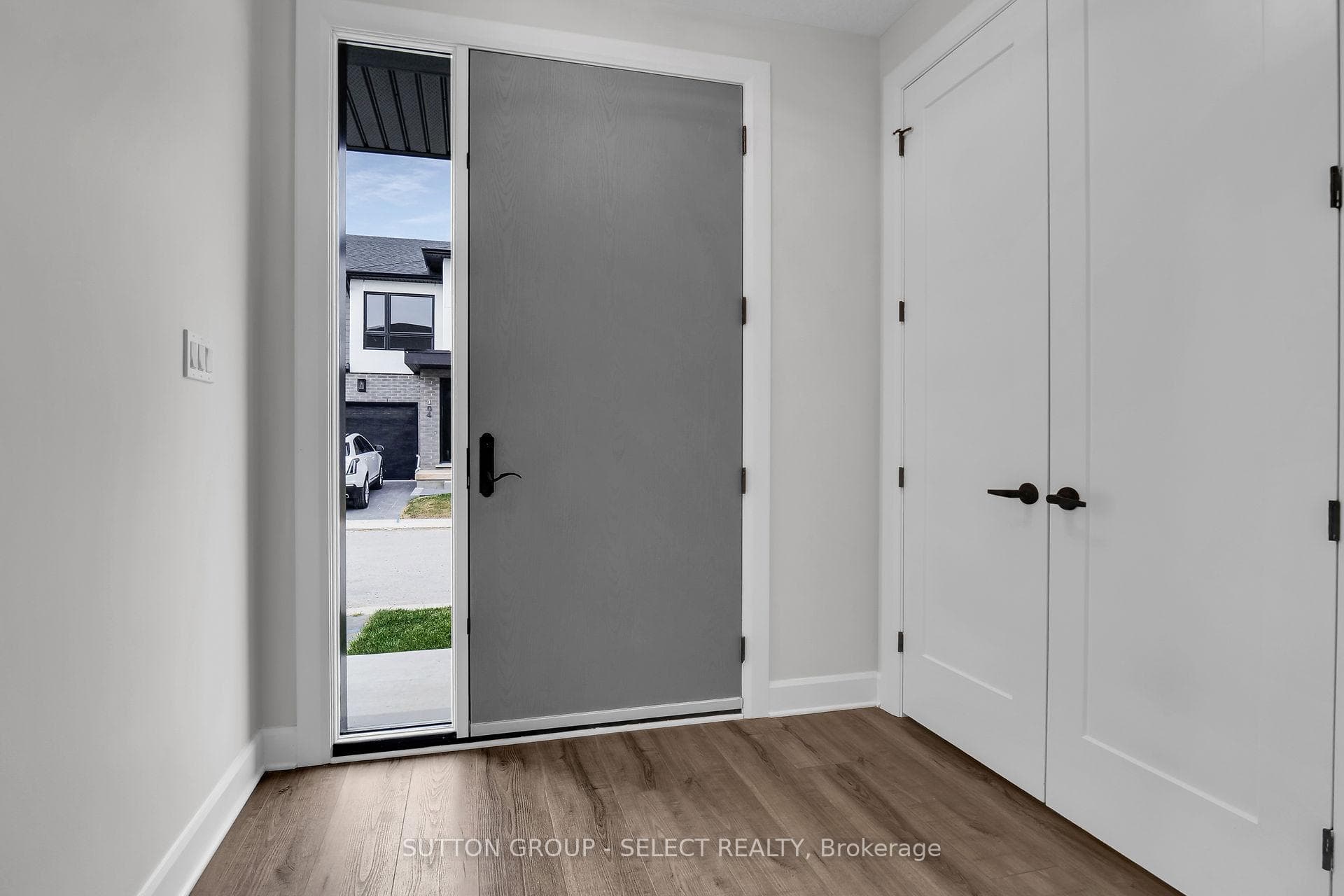 175 DOAN Drive Unit 203, Middlesex Centre, ON N0L 2R0 - Photo 1