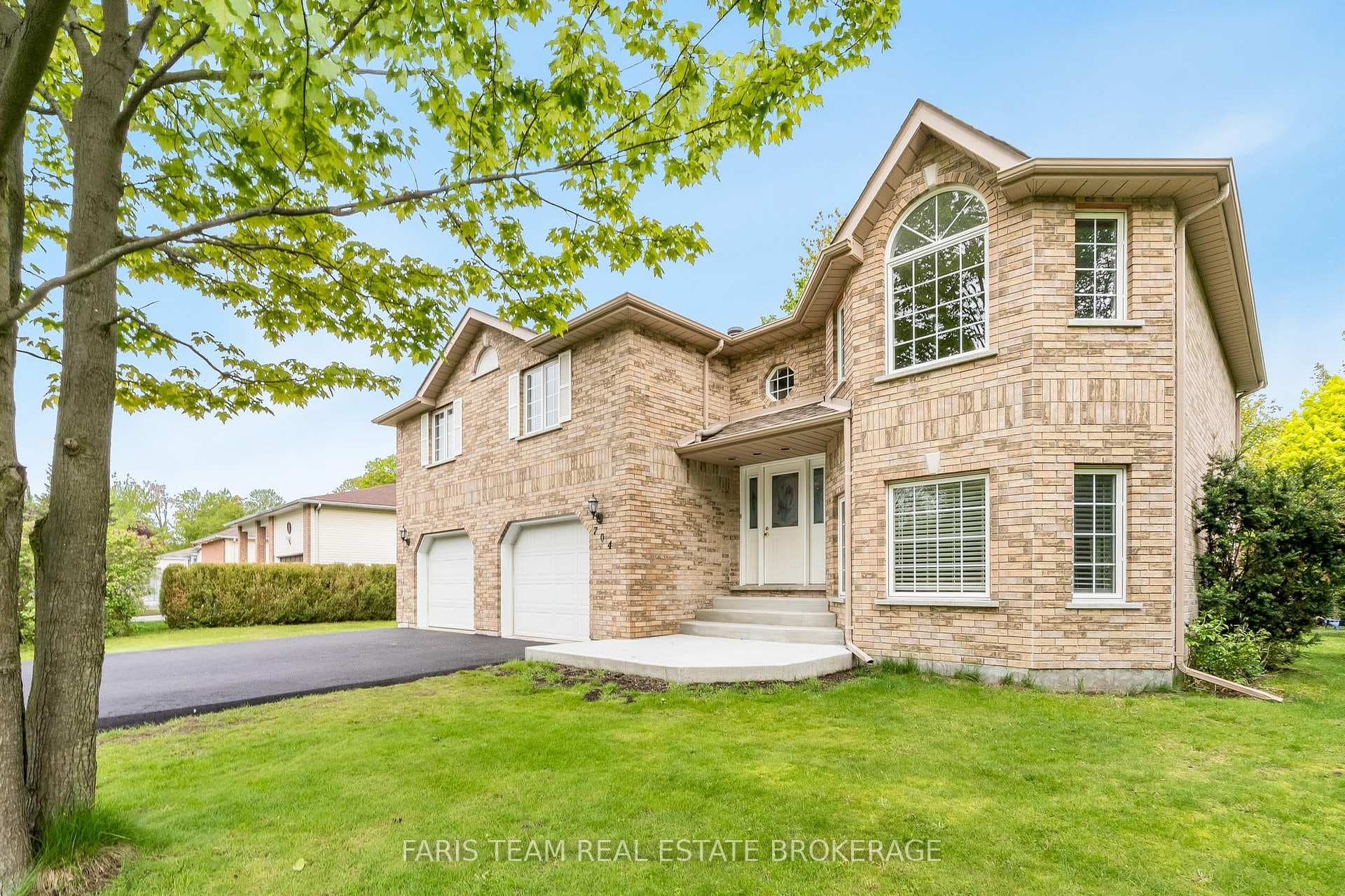 704 Trinity Street, Innisfil, ON L9S 2G8 - Photo 1