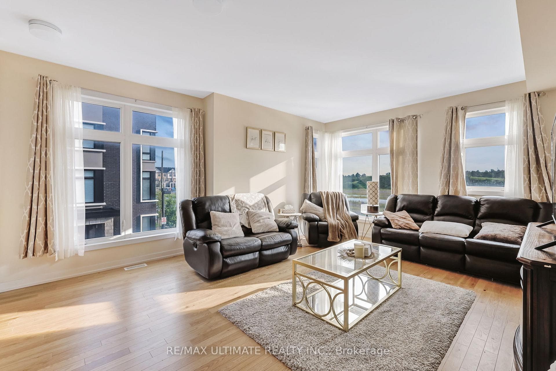 2632 Castlegate Crossing Drive, Pickering, ON L1X 0H6 - Photo 1