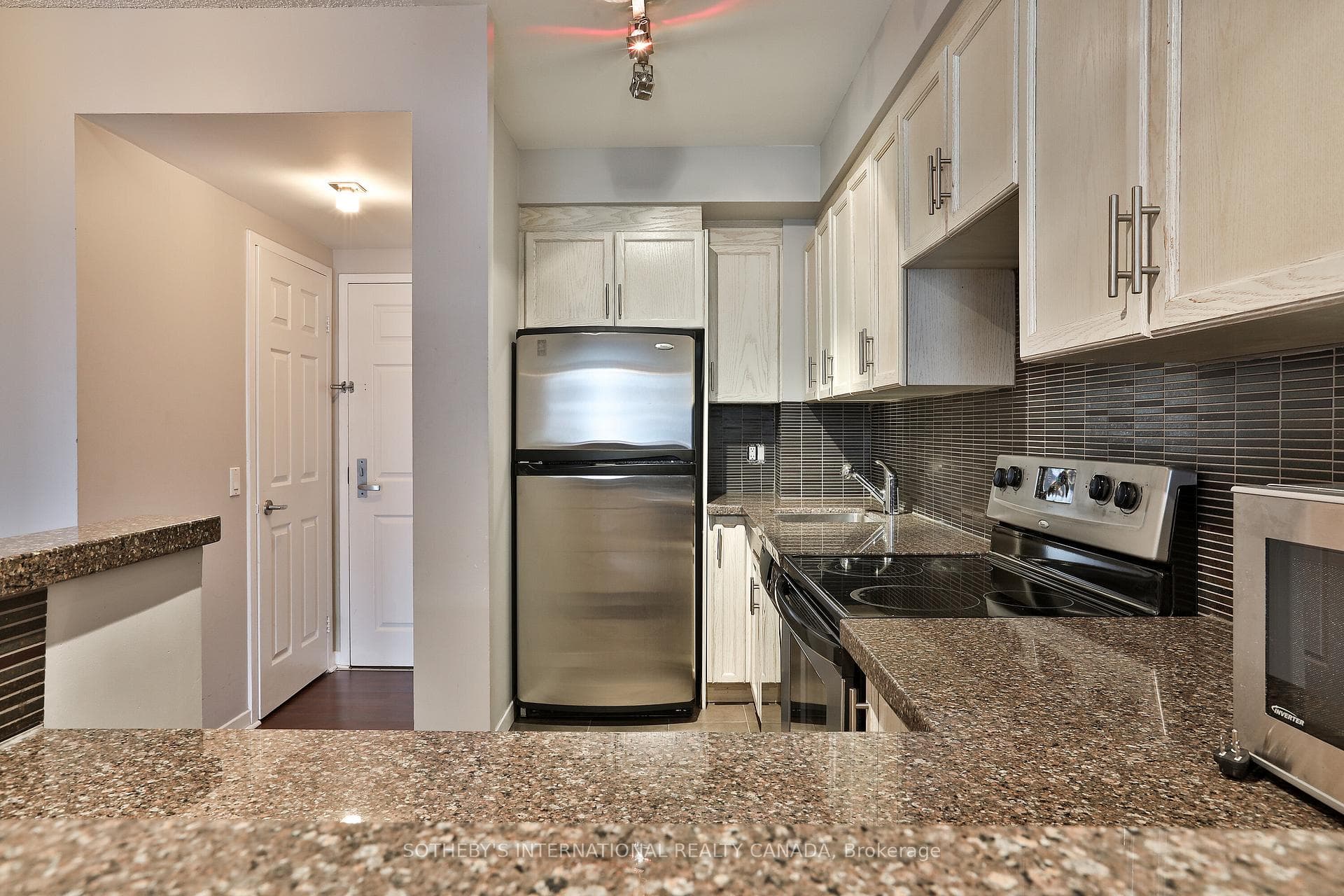 284 Bloor Street Unit 704, Annex / Yorkville / Summerhill, ON M5S 3B8 - Photo 1