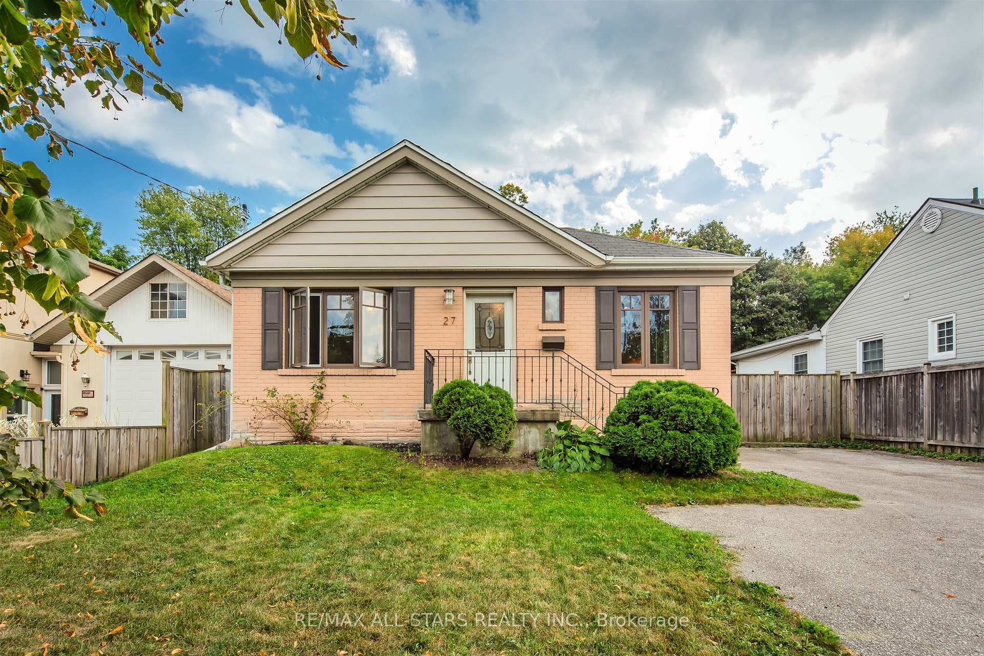 27 Martindale Road, Scarborough Town Centre, ON M1M 2B8 - Photo 1