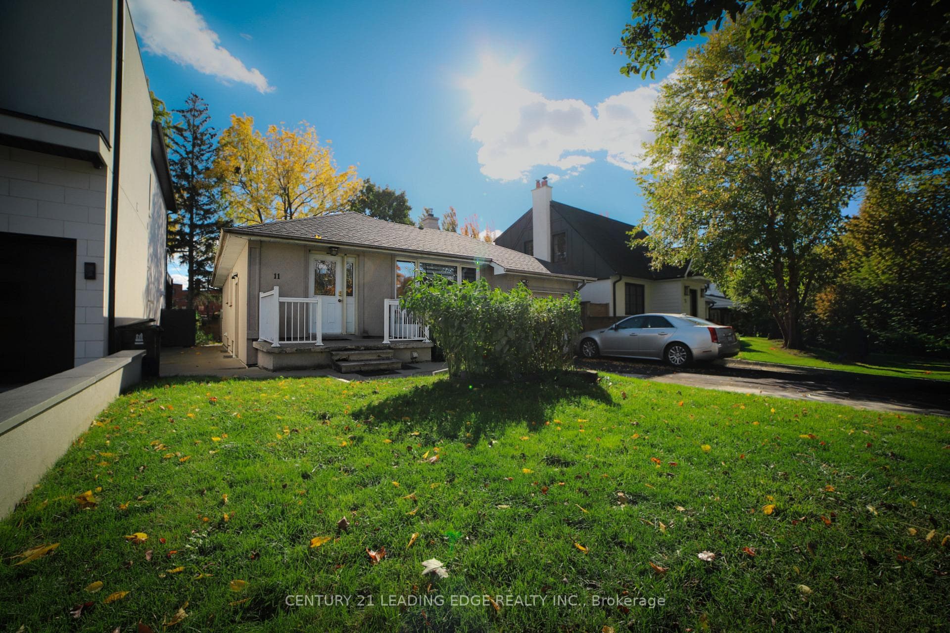 11 Chestnut Hills Crescent, Etobicoke (Islington / Rexdale), ON M9A 2W3 - Photo 1