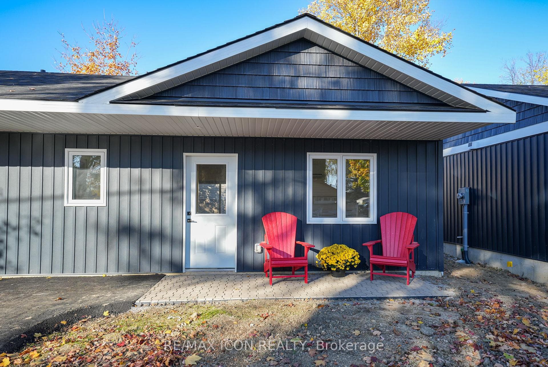 218 Ardross Street Unit 2, North Middlesex