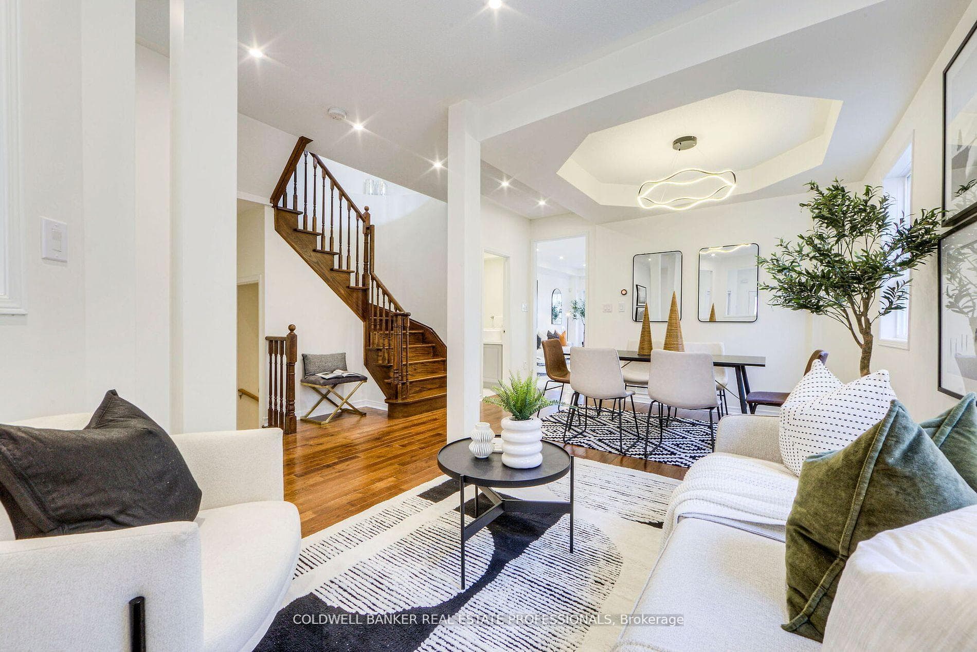 141 Maroon Drive, Richmond Hill, ON L4E 5B7 - Photo 1