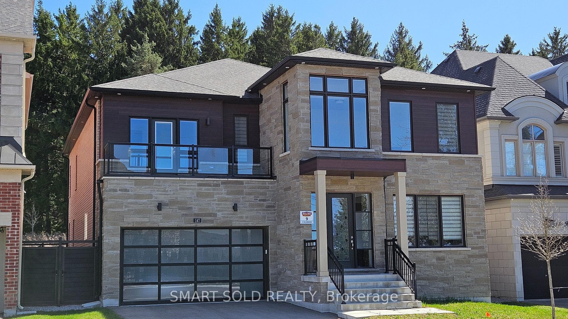 147 Hillsview Drive, Richmond Hill, ON L4C 1T3 - Photo 1