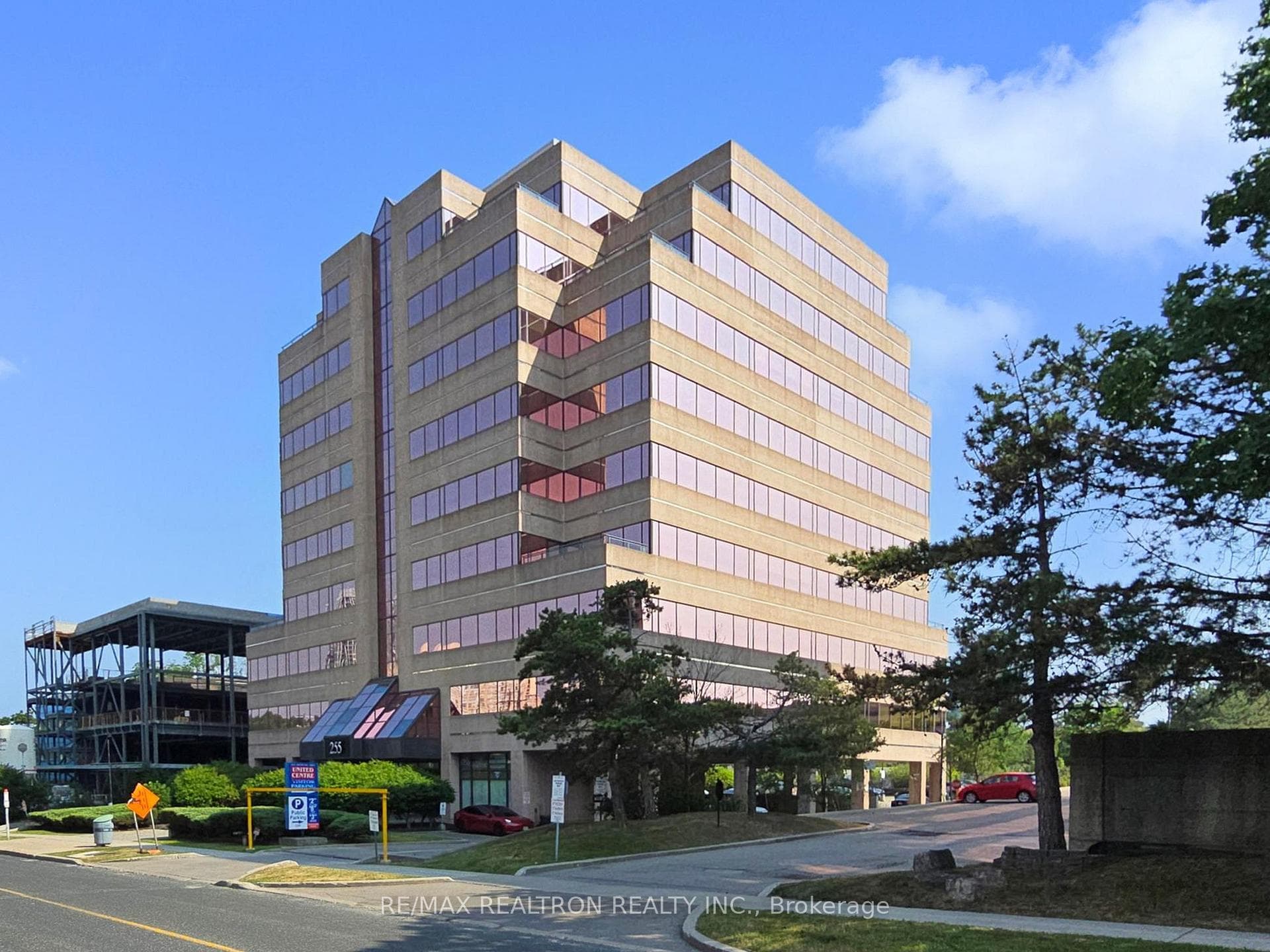 255 Duncan Mill Road Unit 102, Bridle Path / York Mills / Hoggs Hollow, ON M3B 3H9 - Photo 1