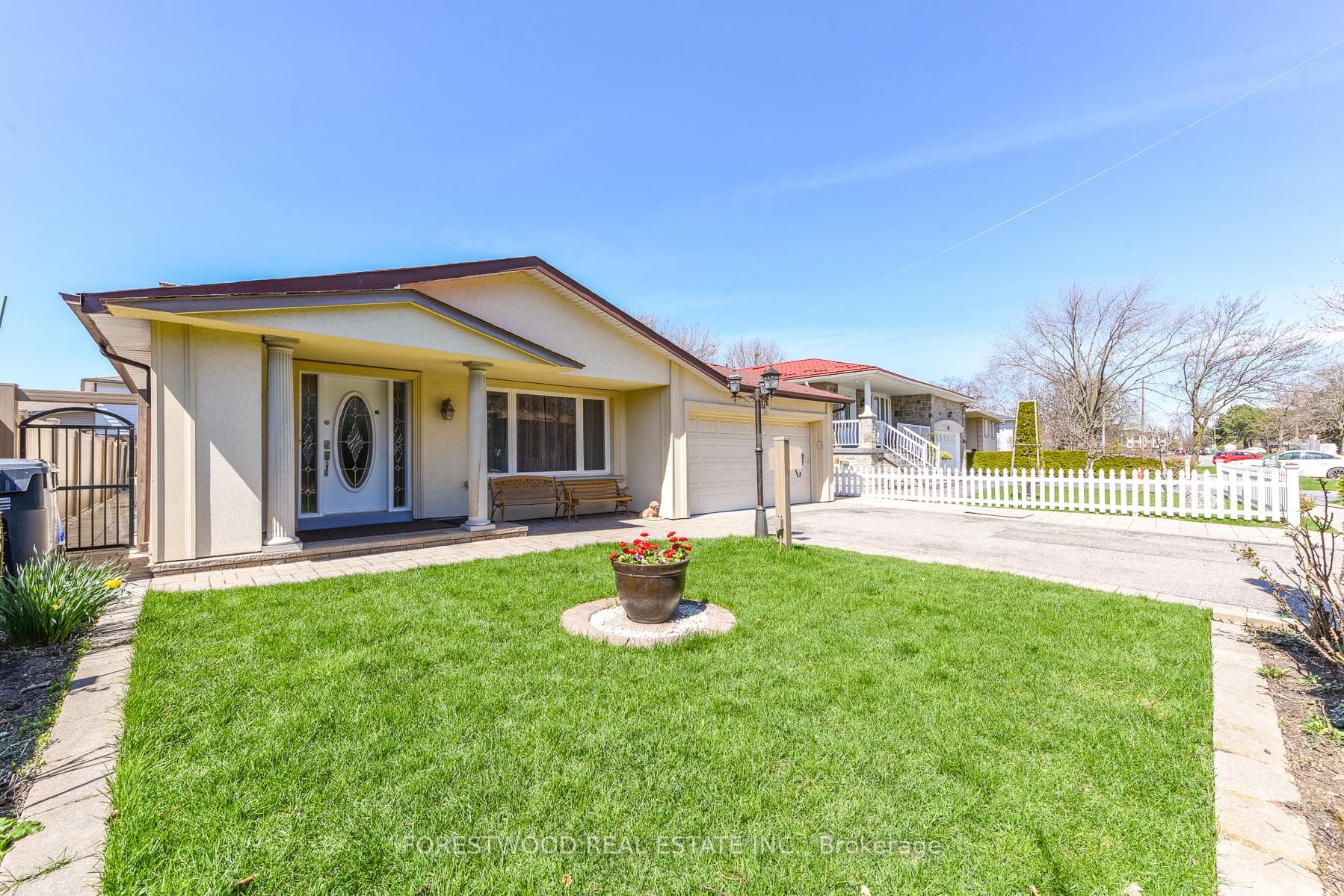 571 Silver Creek Boulevard, Mississauga