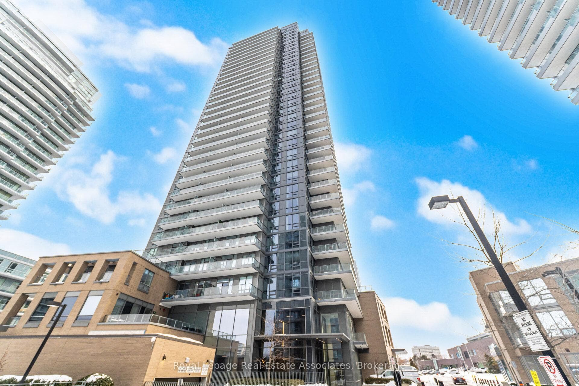 56 forest Manor Unit 309, Hillcrest Village / Bayview Village, ON M2J 1M6 - Photo 1