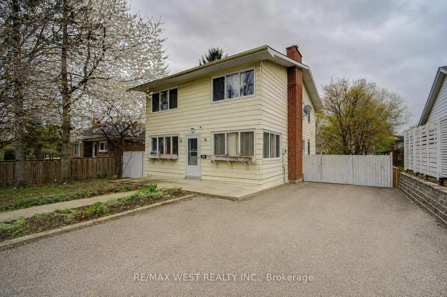 326 Queen Street, Mississauga, ON L5M 1M2 - Photo 1