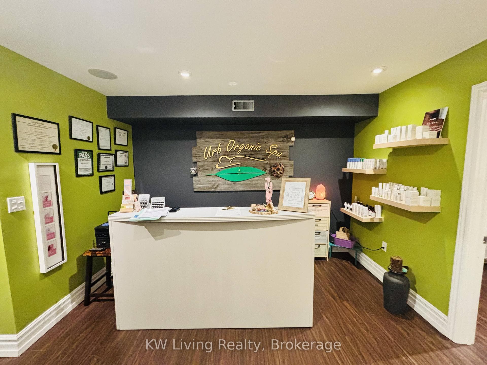 701 Mount Pleasant Road Unit Second Floor, Leaside / Davisville, ON M4S 2N4 - Photo 1