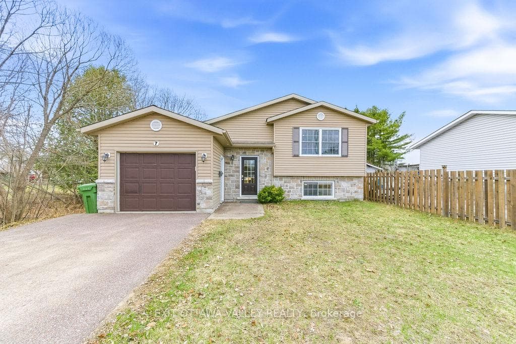 7 Florence Street, Petawawa
