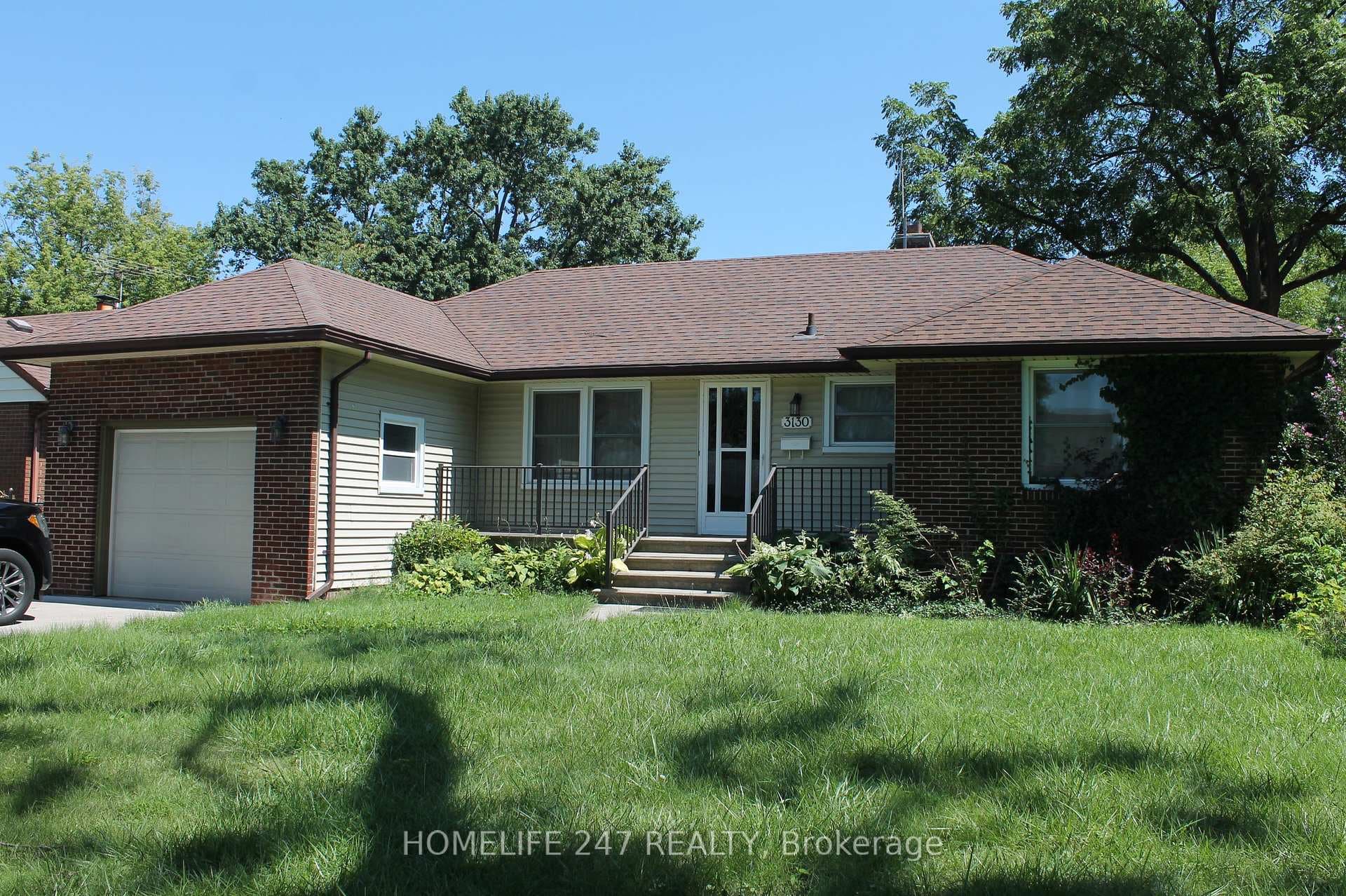 3130 Academy Drive, Windsor, ON N9E 2H4 - Photo 1