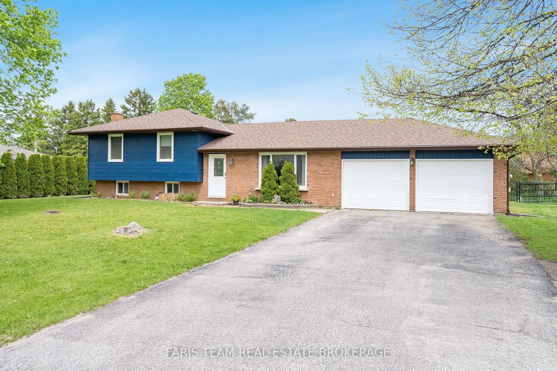 201 Parkside Crescent, Innisfil, ON L9S 1G2 - Photo 1
