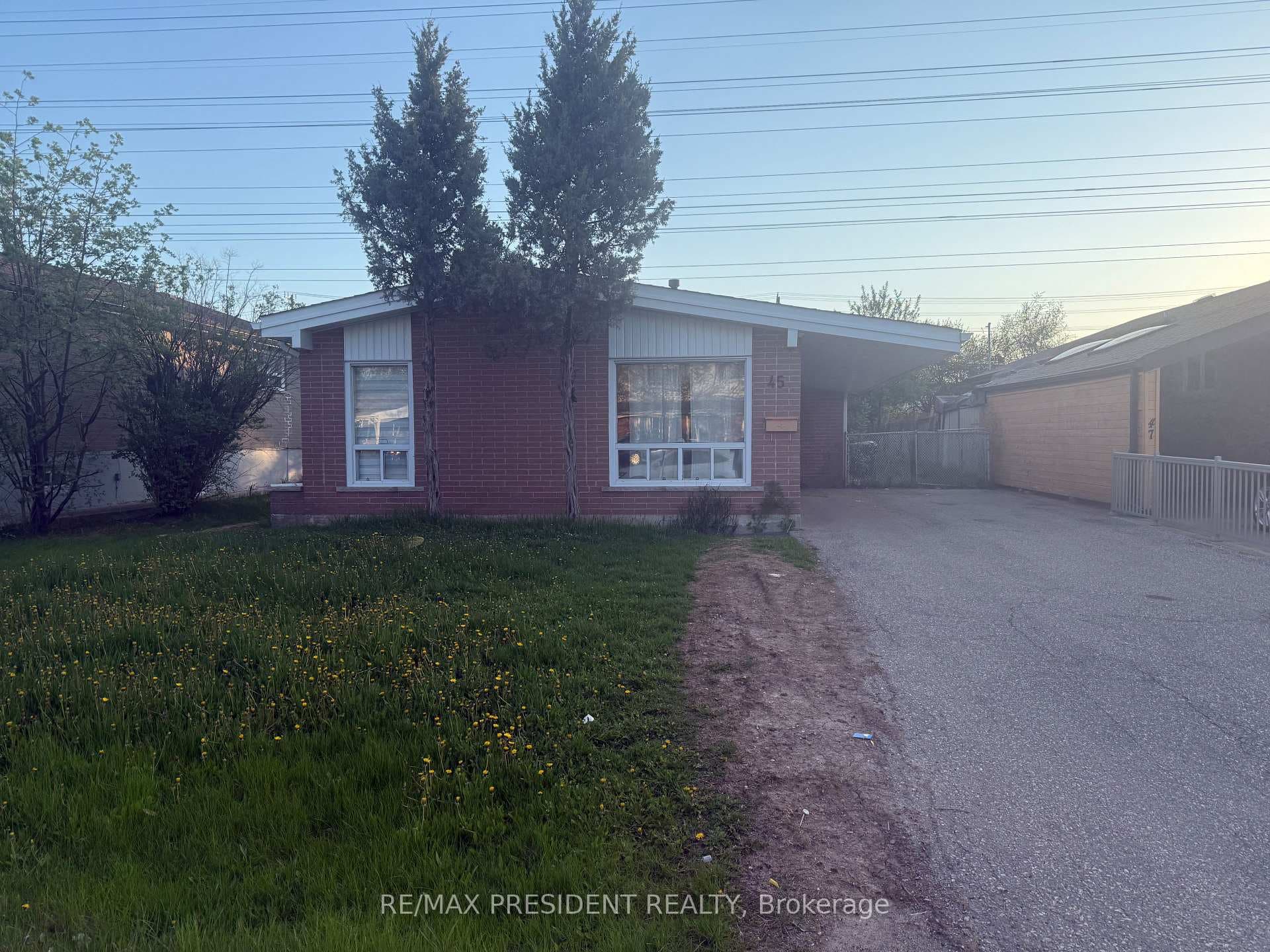 45 Elmvale Crescent Unit UPPER, Etobicoke (West Mall / Rexdale), ON M9V 2B8 - Photo 1