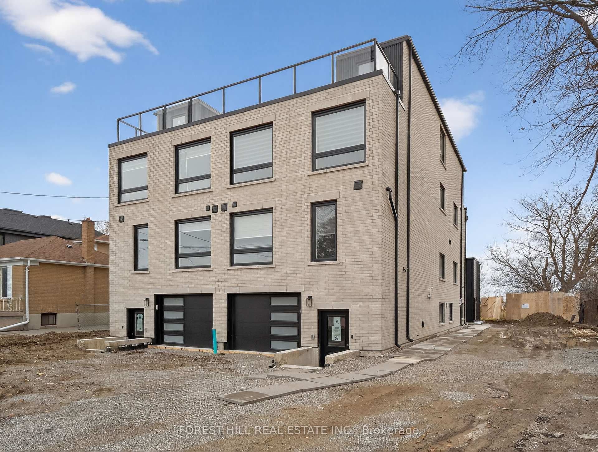 1 DUNSMORE Garden Unit D, North York (Bathurst Manor / Clanton Park), ON M3H 3M1 - Photo 1