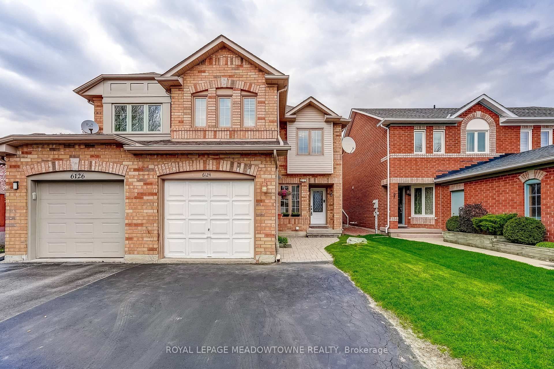 6124 Clover Ridge Crescent, Mississauga, ON L5N 7B2 - Photo 1