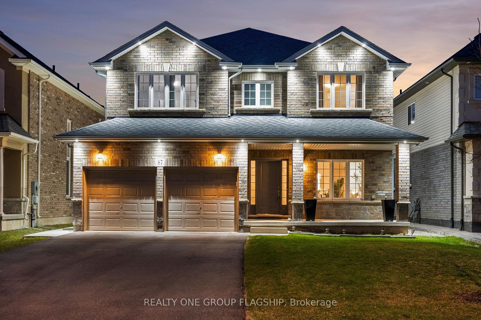 Beautifully lit modern home, fully move in ready