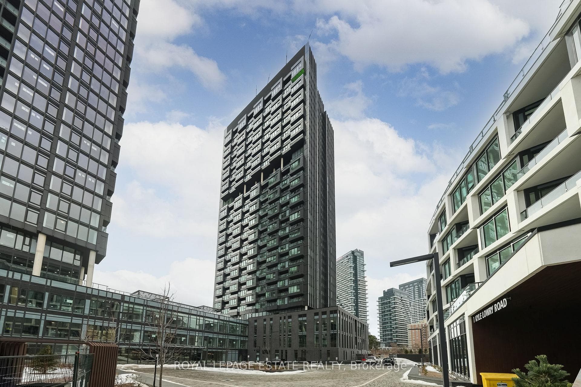 1 Quarrington Lane Unit 719, Don Mills / Parkwoods / Victoria Village, ON M3C 0S4 - Photo 1