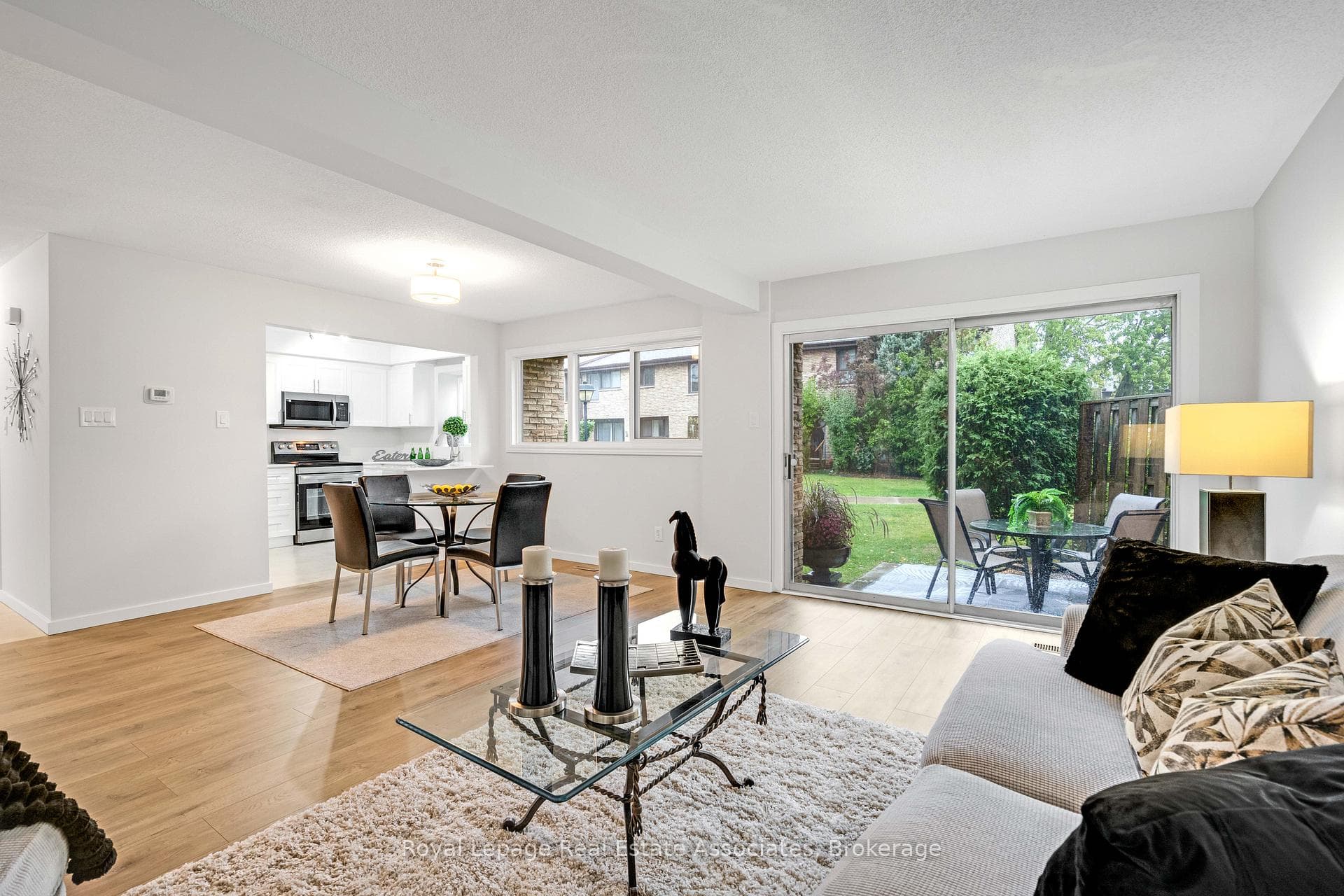 2605 Woodchester Drive Unit 57, Mississauga, ON L5K 2E3 - Photo 1