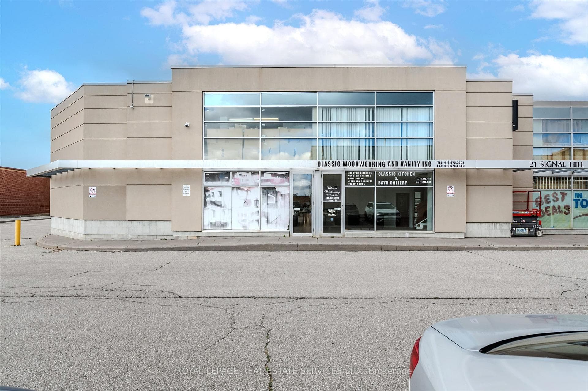 21 Signal Hill Avenue Unit 8, 9, Etobicoke (West Mall / Rexdale), ON M9W 6V8 - Photo 1