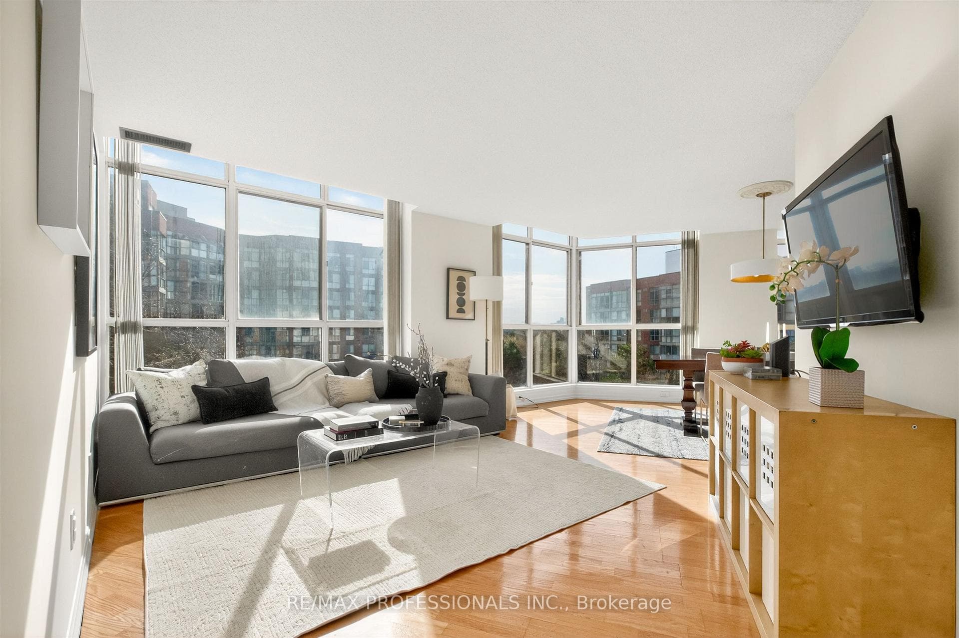 20 Southport Street Unit 620, High Park / Junction / Roncesvalles, ON M6S 4Y8 - Photo 1