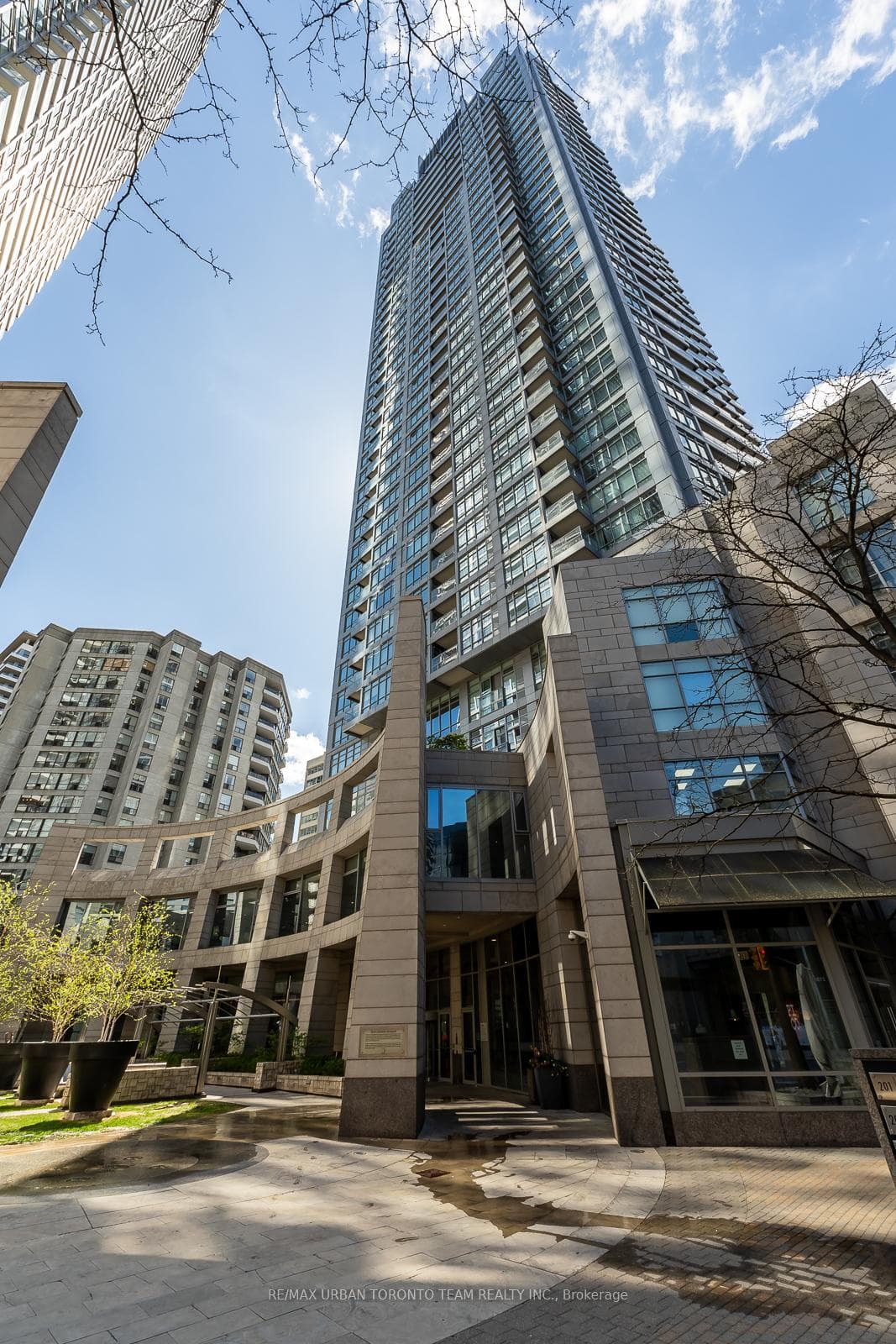 2181 Yonge Street Unit 2903, Toronto C10