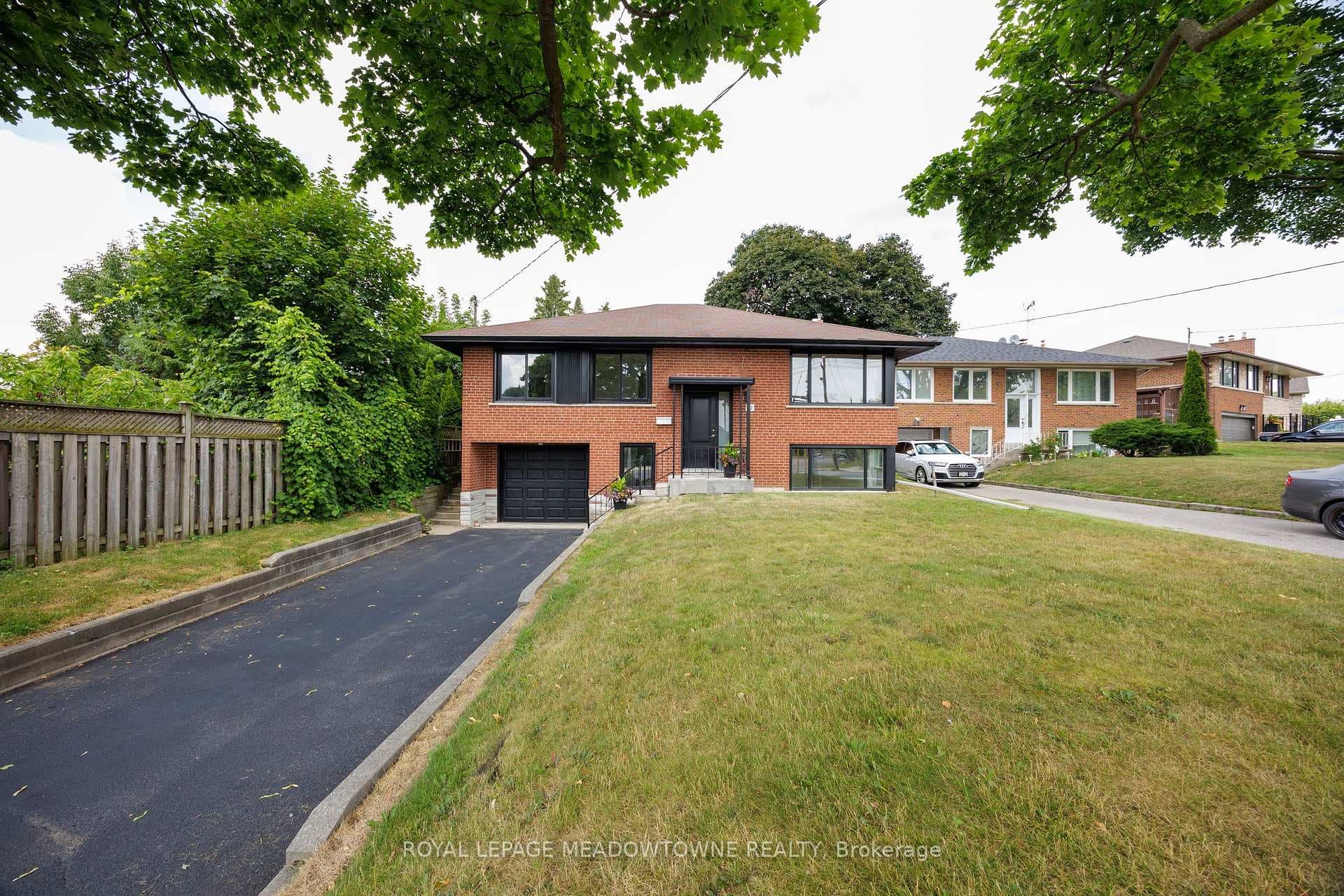 92 The Westway N/A, Etobicoke (Kingsview Village / Humber Heights), ON M9P 2B2 - Photo 1