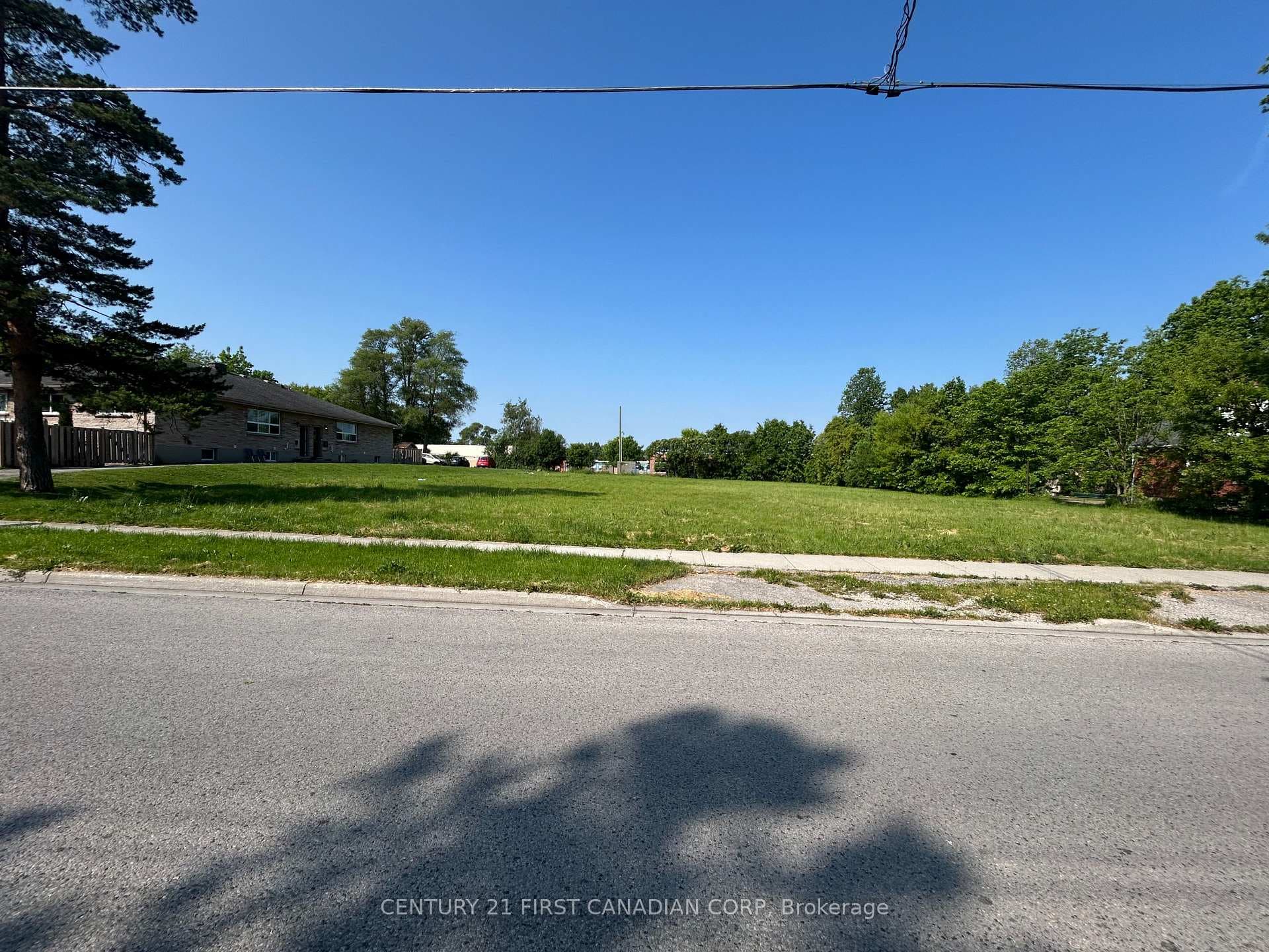 225 Greenwood Avenue, London South, ON N7J 3G5 - Photo 1