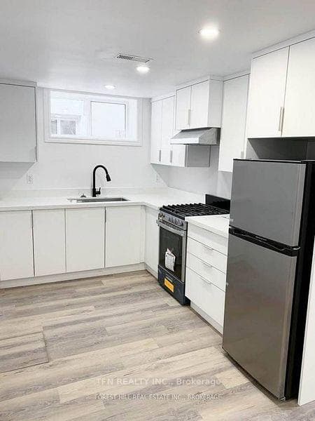 291 Brighton Avenue Unit Lower, North York (Bathurst Manor / Clanton Park), ON M3H 4G3 - Photo 1