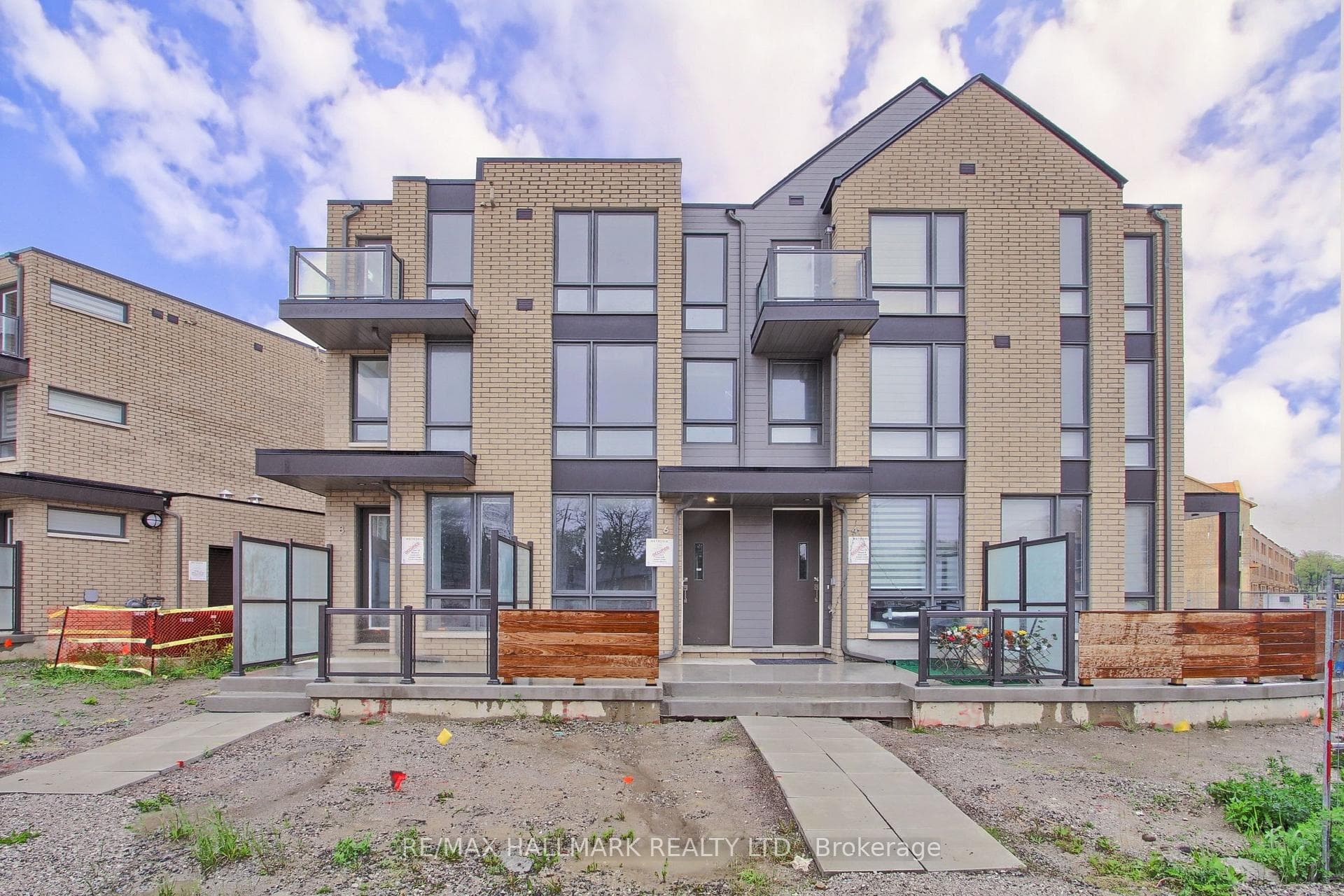 6 Turtle Island Road, Lawrence Park / Bedford Park, ON M6A 2M5 - Photo 1