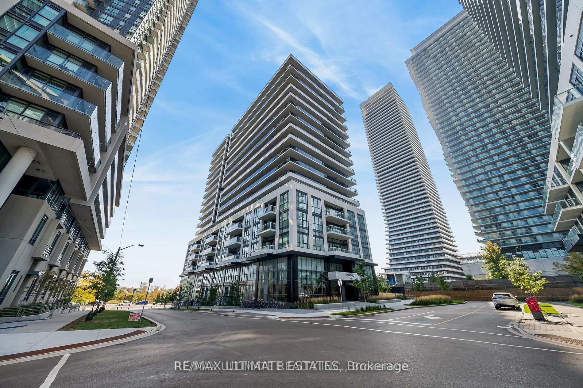 65 Annie Craig Drive Unit 906, Toronto W06