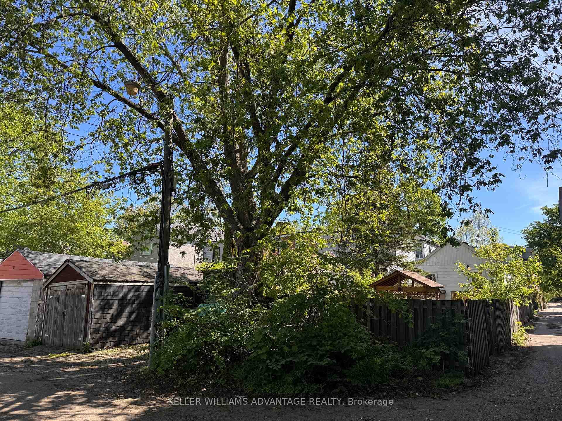 12R Hastings Avenue, Riverdale / Leslieville, ON M4M 3C7 - Photo 1