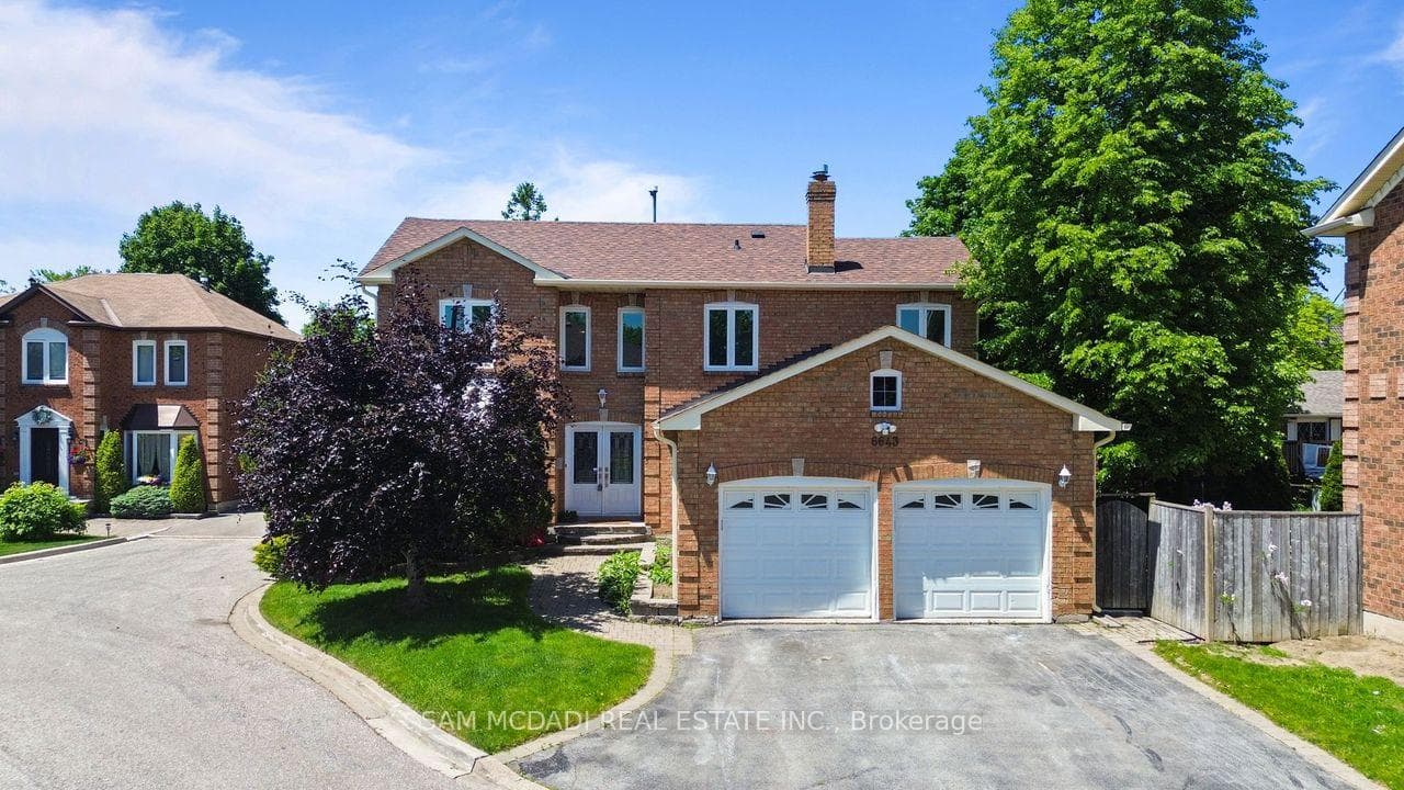 6643 Mockingbird Lane, Mississauga, ON L5N 5K2 - Photo 1