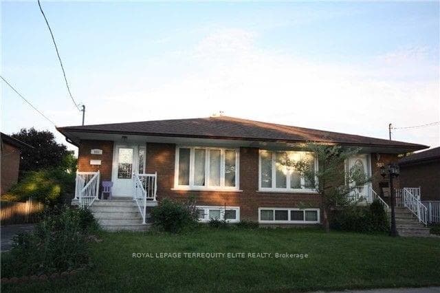 990 Fourth Street, Mississauga, ON L5E 1J9 - Photo 1