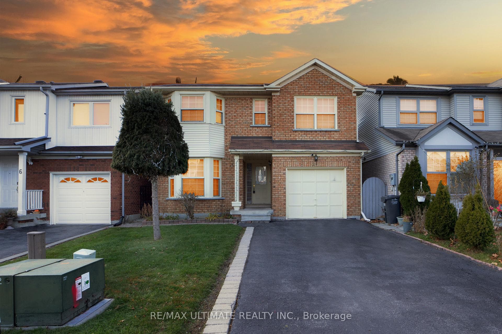 8 Chipmunk Crescent, Brampton, ON L6R 1B8 - Photo 1